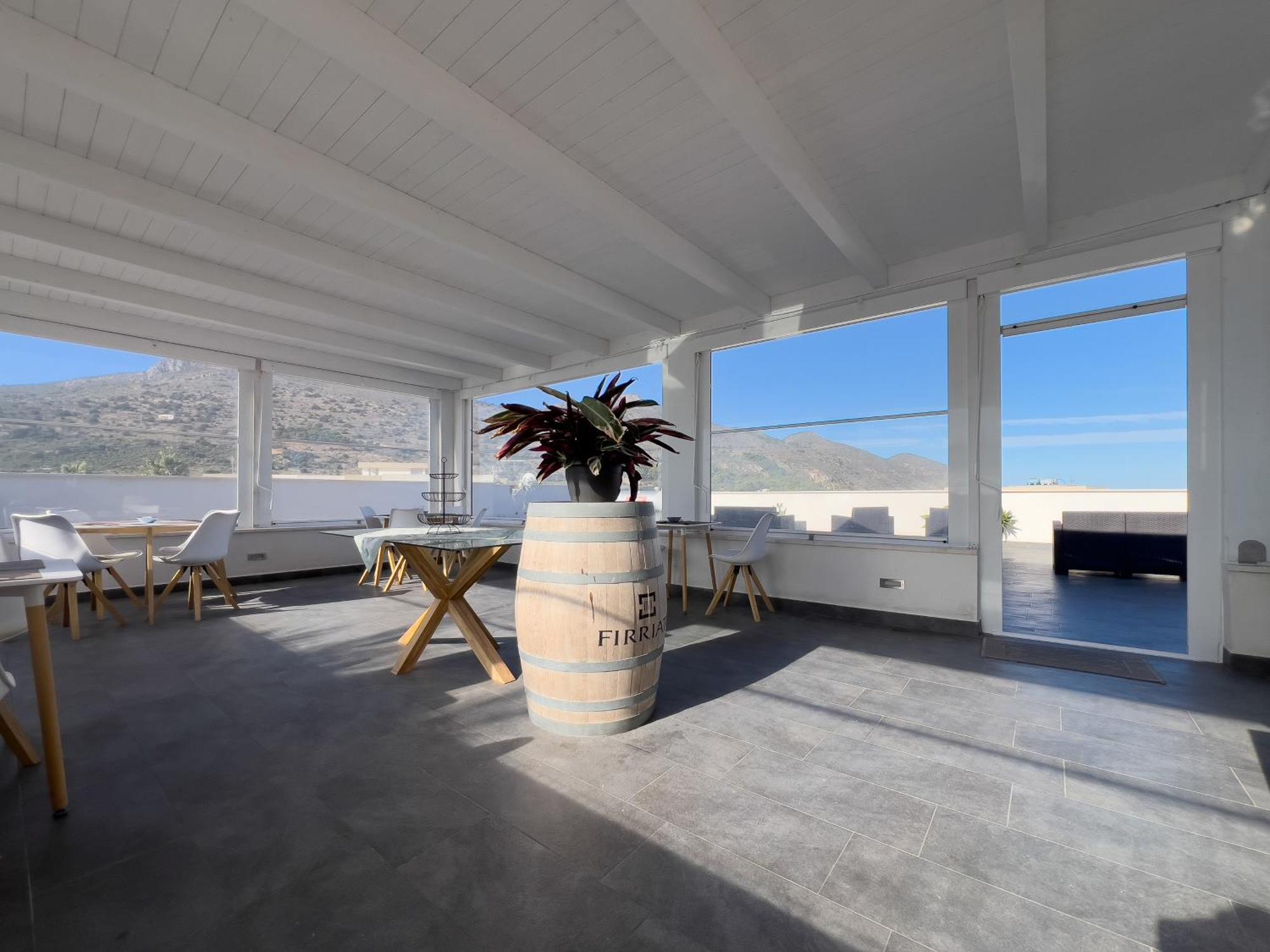 Ponente & Maestro Rooms Favignana Bagian luar foto
