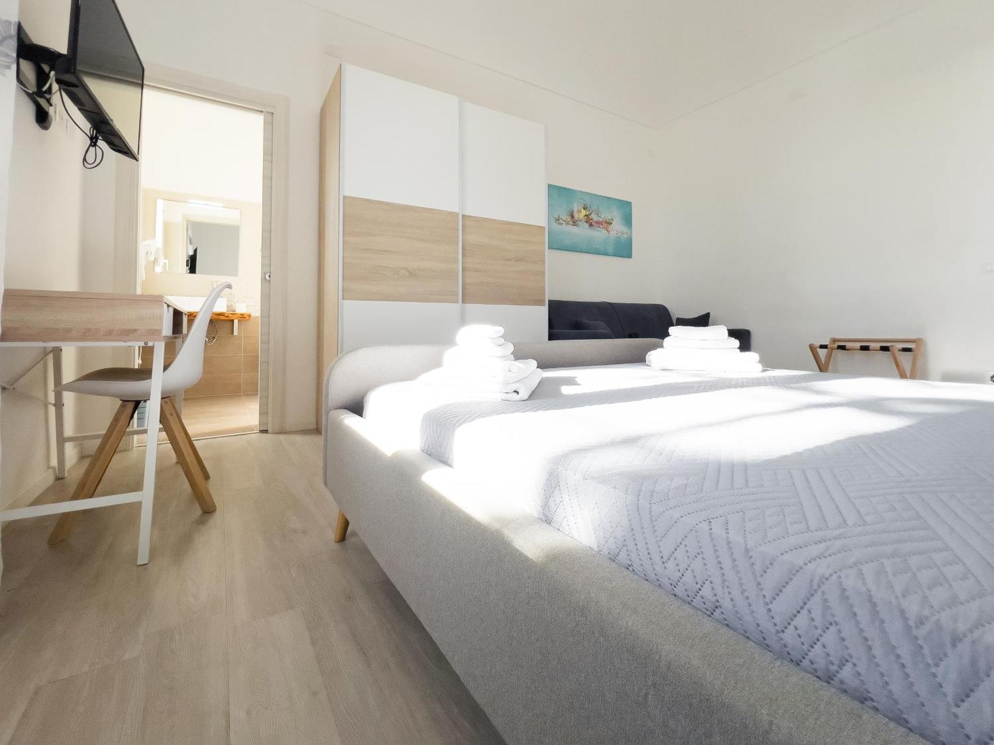 Ponente & Maestro Rooms Favignana Bagian luar foto
