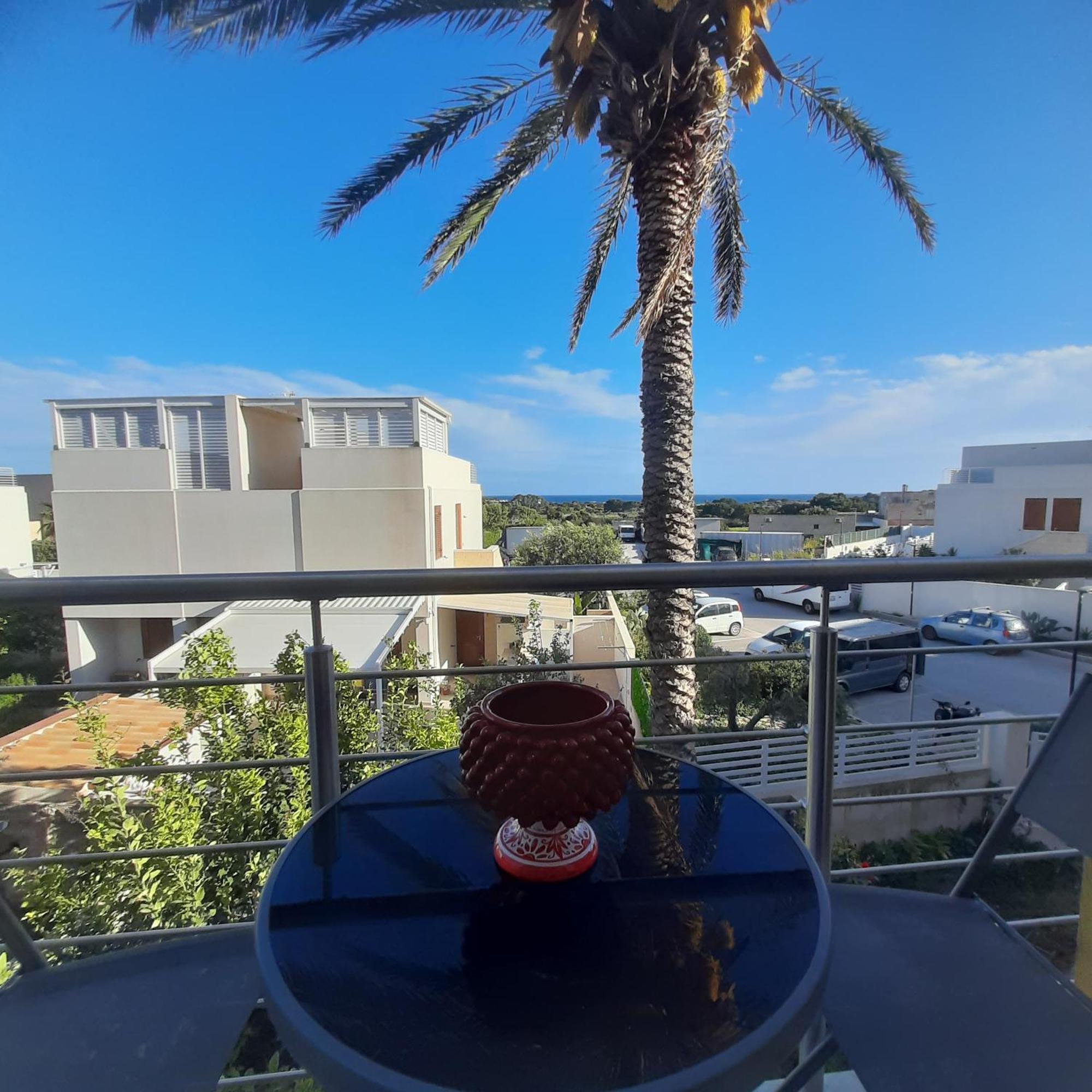 Ponente & Maestro Rooms Favignana Bagian luar foto