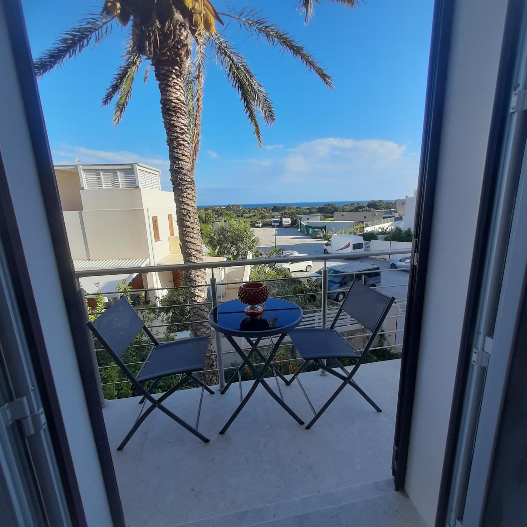 Ponente & Maestro Rooms Favignana Bagian luar foto