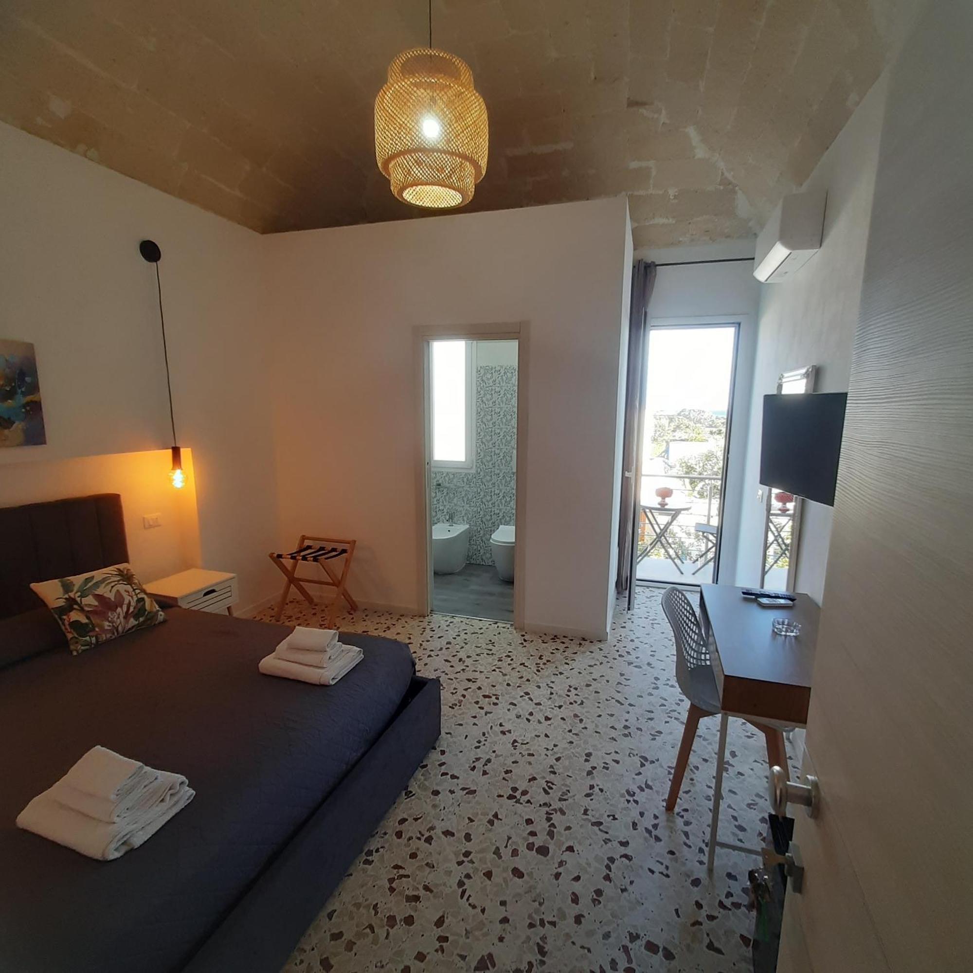 Ponente & Maestro Rooms Favignana Bagian luar foto